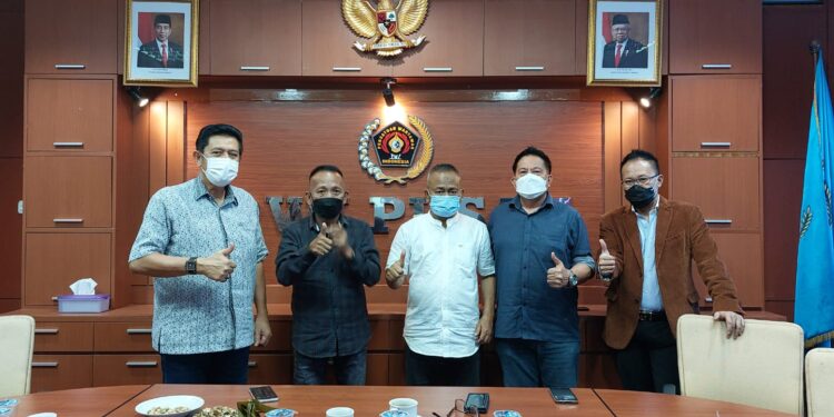 PWI Pusat Nobatkan Olly – Steven Sebagai Tokoh Sahabat Pers &nbsp;