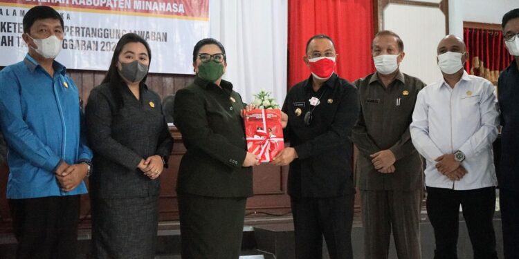 Dihadiri Bupati ROR, DPRD Minahasa Gelar LKPJ Tahun Anggaran 2021