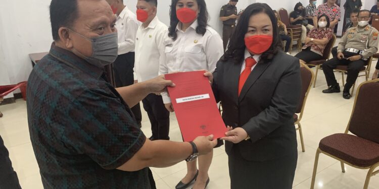 Maya Kainde Jabat Kadis Kominfo Minahasa&nbsp;