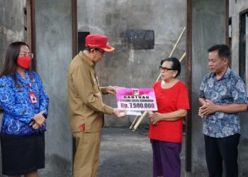 Pemkab Minahasa Bantu Korban Kebakaran di Desa Pinaesaan