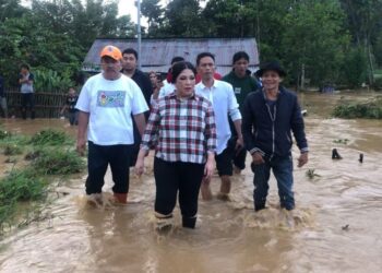 Kunjungi Korban Banjir Bandang, Glady Kandouw Janji Perjuangakan Revitalisasi DAS Papakelan