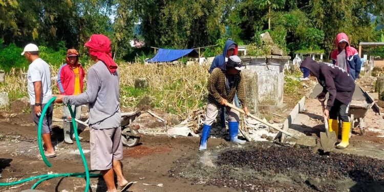 Pemdes Liba Bangun Jalan Pekuburan Desa