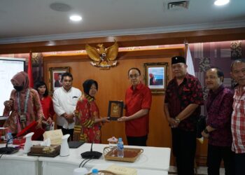 Bertemu Mensos Risma, Bupati ROR Minta Penambahan Penerima PBI-JKN