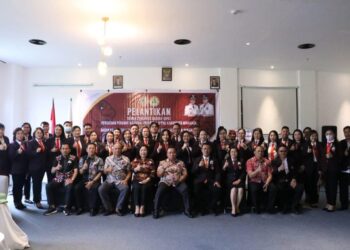 Wabup Robby Hadiri Pelantikan DPD PPNI Minahasa