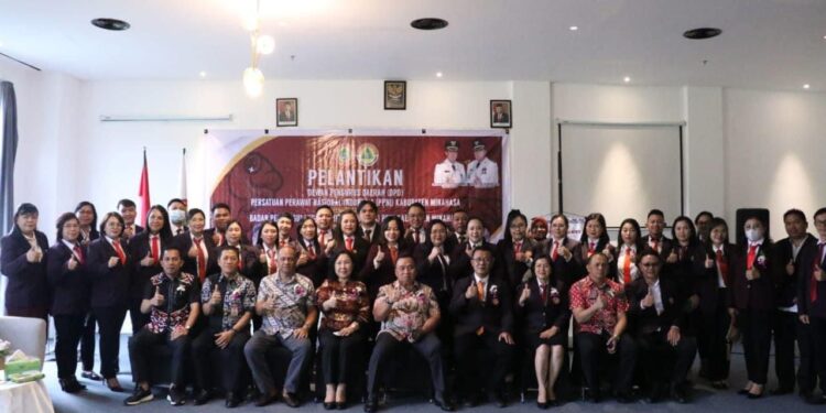 Wabup Robby Hadiri Pelantikan DPD PPNI Minahasa