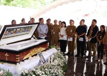 Bupati ROR Bersama Jajaran Pemkab Minahasa Hadiri Ibadah Pemakaman Alm Novi Ivan Donald Egam
