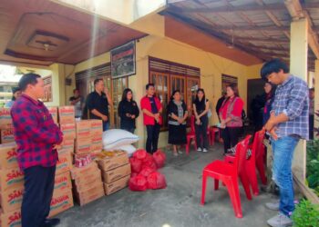 PWI Minahasa Gelar Bakti Sosial Berbagi Sembako di Hari Pers Nasional 2023