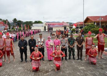 Kunjungi Minahasa Ny Henny Setyobudi Apresiasi UMKM Bhayangkari Cabang Minahasa