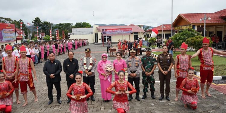 Kunjungi Minahasa Ny Henny Setyobudi Apresiasi UMKM Bhayangkari Cabang Minahasa