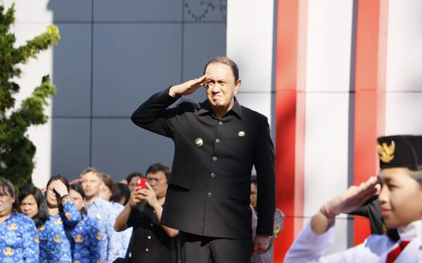 Peringati Hardiknas, Bupati ROR Bacakan Sambutan Menteri Nadien Anwar Makarim