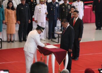 Dr Jemmy Stani  Kumendong MSi Jabat Plt Bupati Minahasa