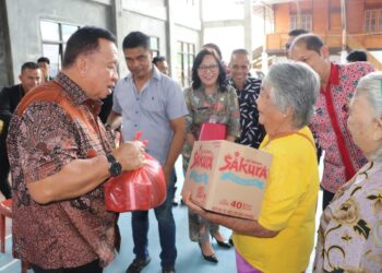 200 Lansia di Kecamatan Tombulu Dapat Bansos Sembako