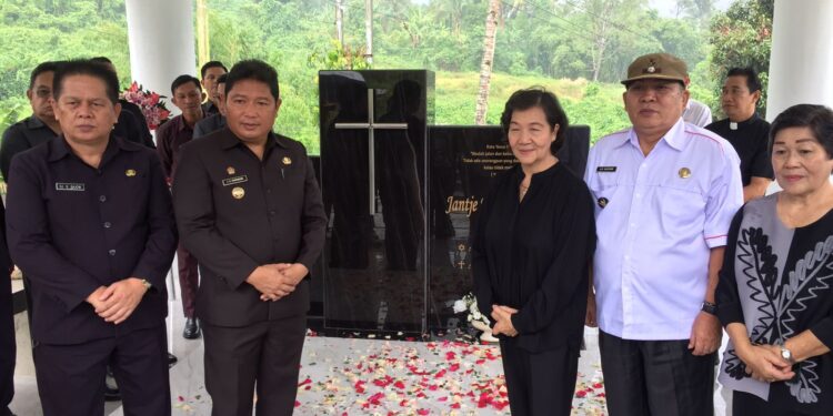 Pemkab Minahasa Ziarah Ke Makam Para Mantan Bupati Dan Wakil Bupati 