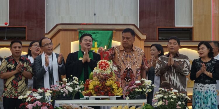 Hadiri HUT GMIM Sejahtera Kalawiran ke-124, Bupati Kumendong Dilantik Ketua Panitia Natal Pelsus Rayon Minahasa