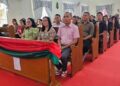 Bersama Istri Omi Kalangi, Caleg Remly Kandoli Beribadah Minggu di Jemaat Eklesia Silian