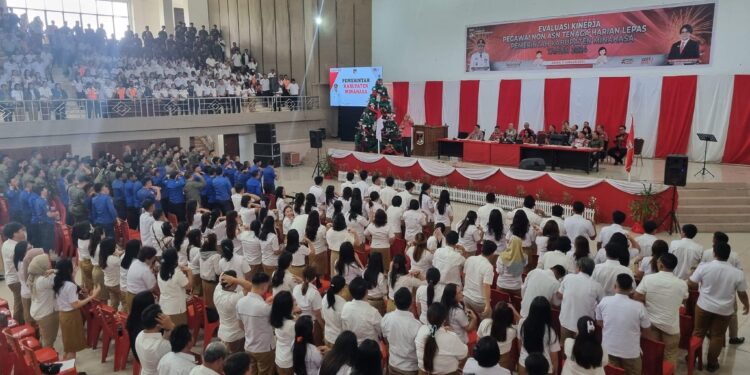 Awal Tahun 2024 Sekda Watania Beri Semangat THL Dan P3K Di Minahasa 