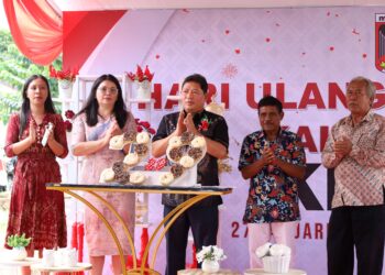 Hadiri HUT Ke-29 Desa Kalasey Dua, Bupati Kumendong Minta Perangkat Desa Tingkatkan Pelayanan Terhadap Masyarakat