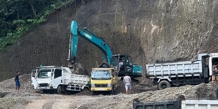 Ci Mey Pengusaha Asal Kakaskasen Diduga Terlibat Tambang Galian C Ilegal di Taratara Tomohon