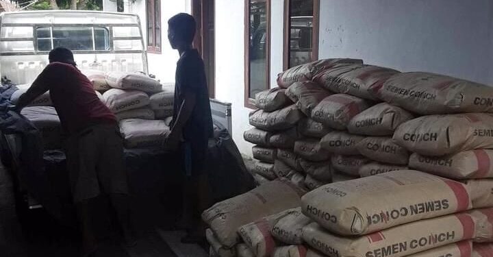 Lagi, Remly Kandoli Bantu Pembangunan Rumah Ibadah, Kali Ini GMIM Imanuel Tetengesan Makalu Mendapat 150 Sak Semen