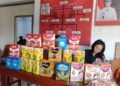 Pemdes Kiawasa Satu Utara Serahkan Susu Gratis Pada Ibu Hamil dan Balita