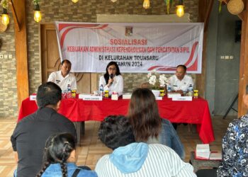 Sekda Watania Berikan Materi Di Sosialisasi Kebijakan Administrasi Kependudukan dan Pencatatan Sipil 