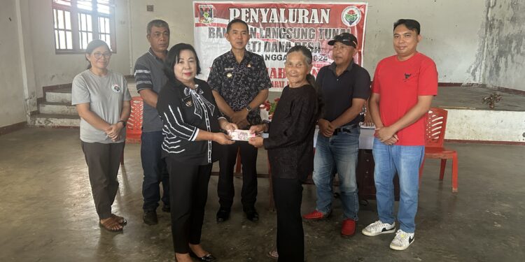 Pemdes Pinabetengan Salurkan BLT Tahap April, Mei dan Juni