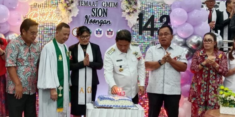 Syukur HUT Ke-143 GMIM Sion Noongan Dihadiri Pj Bupati Minahasa 