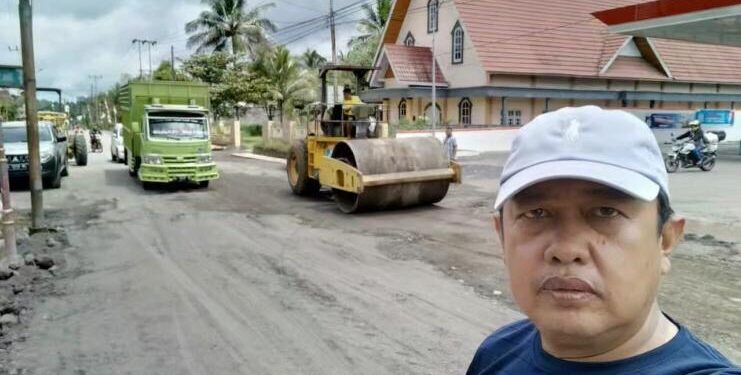 Untuk Kepentingan Banyak Orang Cawabup Dari PDI-P Ini Perbaiki Jalang Berlubang