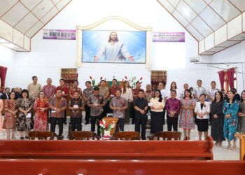 Bupati dan Sekda Minahasa Dampingi Gubernur Olly Dalam Ibadah Pentahbisan Pastori 3 GMIM Eben Heazer Ampreng