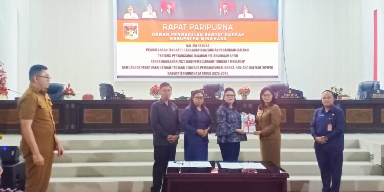 Sekda Watania Hadiri Rapat Paripurna Pembicaraan Tingkat II Ranperda Pertanggungjawaban APBD 2023 Serta RPJPD 2025- 2045