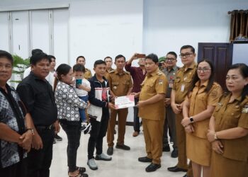 Warga Kena Musiba Kebakaran dan Anak Stunting Di Minahasa Terima Bantuan