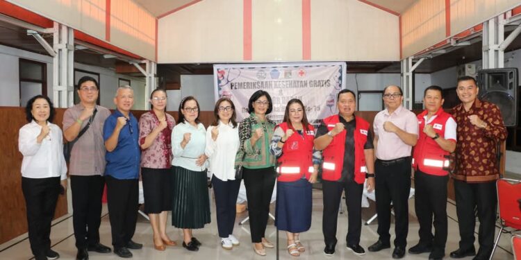 PMI Minahasa Apresiasi PGI Atas Kegiatan Kemanusiaan Pemeriksaan Kesehatan Gratis dan Donor Darah 