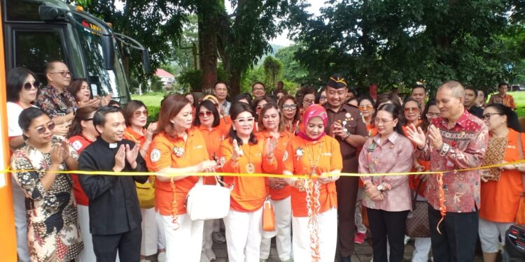 Wabup Vanda Hadiri Peresmian Gapura TK Dharma Wanita dan SD Sasaran