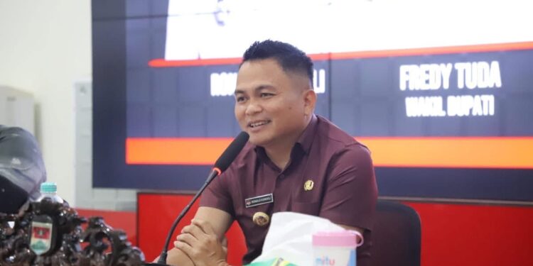 Pimpin Rapat Bupati Ronald Kandoli Minta Pelayanan Publik Kepada Masyarakat Harus Maksimal