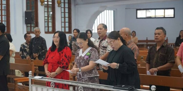 Hadiri Ibadah Syukur HUT 189 Tahun Jemaat GMIM Zaitun Kiawa, Wabup Vanda Minta Jemaat Terus Bersenergi Dengan Pemerintah