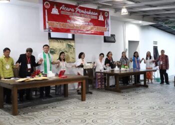 Wabup Vanda Buka Rangkaian Kegiatan “Kumawangkoan Pulang Kampung 2025” di Taman SHS