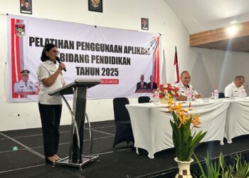 Buka Kegiatan Pelatihan Penggunaan Aplikasi Bidang Pendidikan, Sekda Watania Ingatkan Terkait Pengelolaan Dana BOS