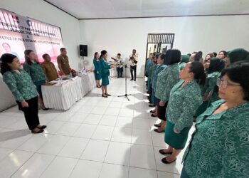 Dihadiri Bupati Kandoli, Stefa Antou Lantik Pengurus TP-PKK Desa Se- Kecamatan Posumaen 