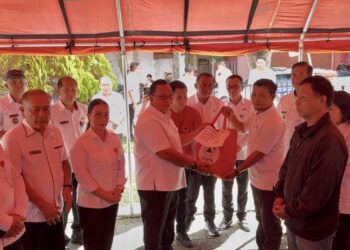 Diserahkan Bupati dan Wabup, 637 Keluarga Korban Banjir Luapan Danau Tondano Dapat Bantuan 