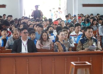 Wabup Vanda Sarundajang Ikuti Ibadah Pembukaan HPR GMIM Wilayah Kawangkoan Sekaligus Melepas Lomba Gerak Jalan