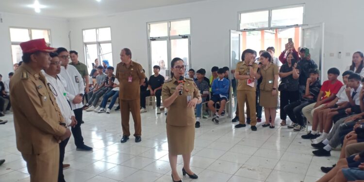 Kunjungi SRMA Di Tampusu, Wabup Vanda Pantau Aktivitas Hari Pertama Sekolah 