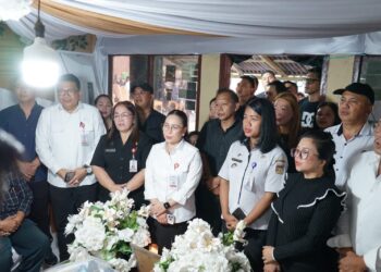 Wakil Bupati Minahasa Vanda Sarundajang Hadiri Ibadah Pemakaman Almarhum Erwien Bojoh