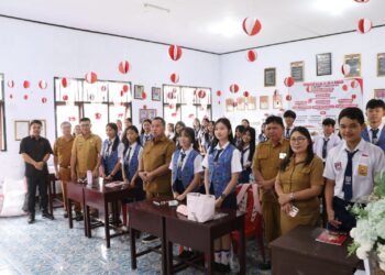 Kunker di Kawangkoan dan Langowan, Bupati Bupati Minahasa Robby Dondokambey Komitmen Tingkatkan Pendidikan 