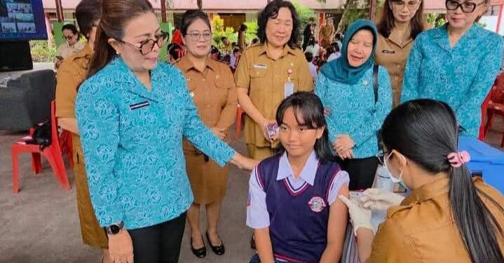 Ketua TP-PKK Minahasa Hadiri Pencanangan Program BIAS Tahun 2025 di SMP Negeri 1 Tondano