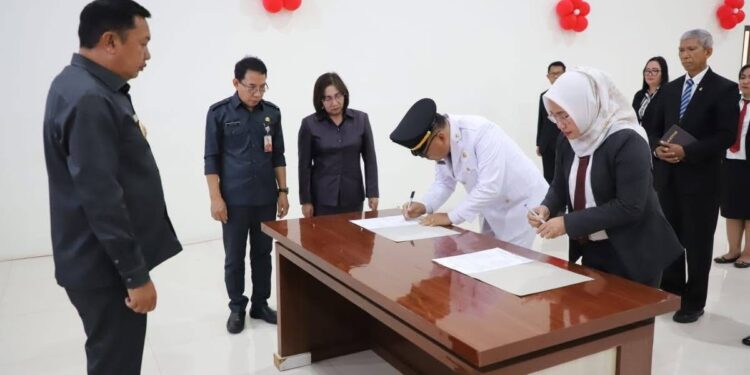 Wakili Bupati RK, Wabup Tuda Lantik 6 Pejabat Administrator dan 4 Fungsional