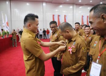Bupati Mitra Ronald Kandoli Kukuhkan Pengurus Desa Bersatu
