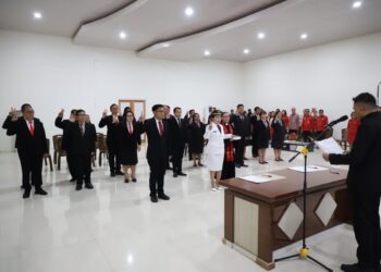 Lantik 16 Pejabat Administrator dan 7 Pengawas, Bupati Kandoli Minta Laksanakan Tugas Dengan Baik