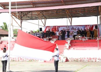 Bupati Ronald Kandoli Jadi Inspektur Upacara Pada Peringatan HGN dan HUT ke-80 PGRI