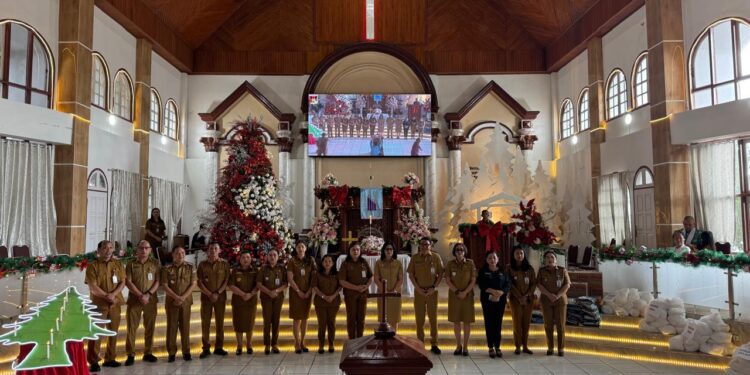 Safari Natal di Wilayah Tondano Dihadiri Sekda Lynda Watania