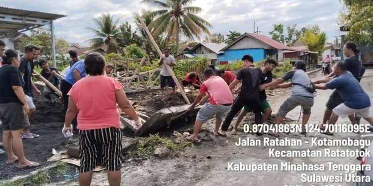 Pemdes dan Masyarakat Ratatotok Gelar Kerja Bakti Bersama